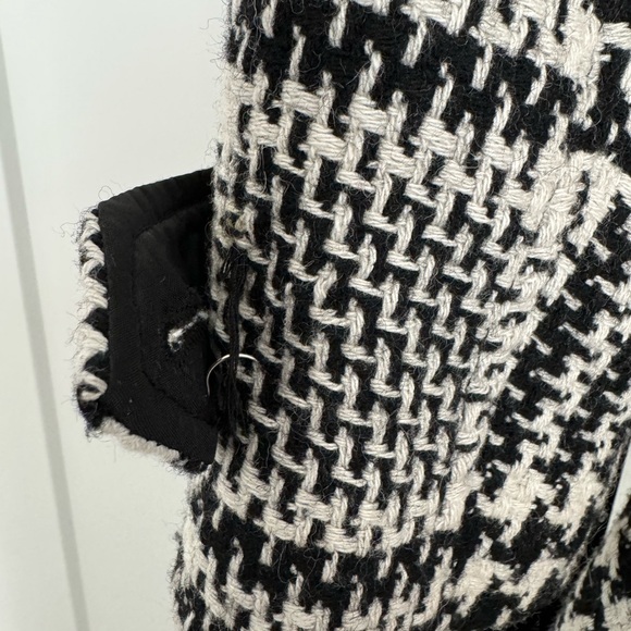 Wool trench coat - Picture 4 of 9